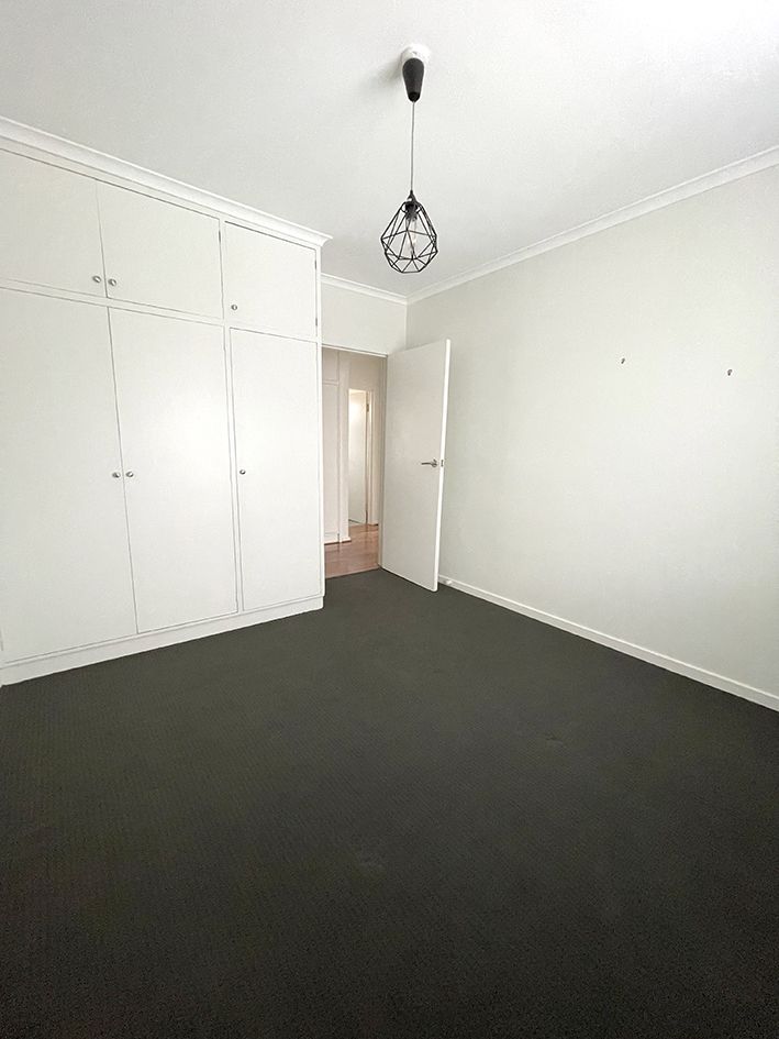 Refurbished delight in an ideal, quiet location