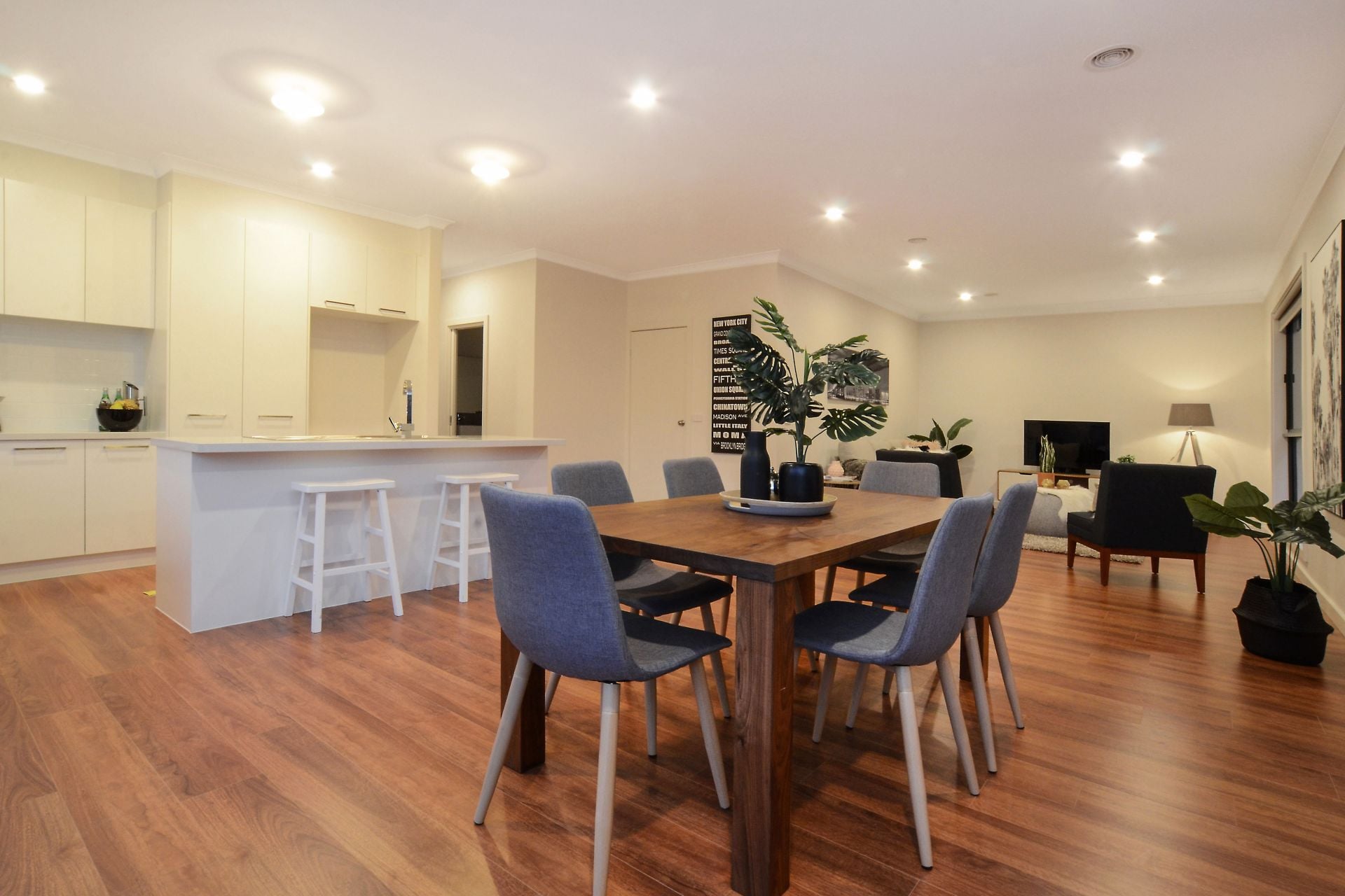 Luxury. Space. Sophistication & Brand New

$580,000 - $638,000