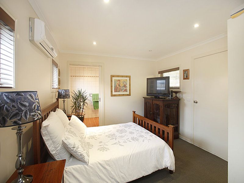 10 Rosebery Street, Altona Meadows - Thumbnail 5