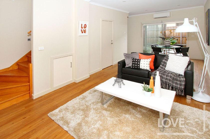 Huge Townhouse In A Location Meeting All Your Needs