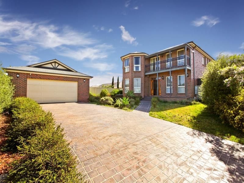 4 Cobblestone Green, Caroline Springs - Thumbnail 2