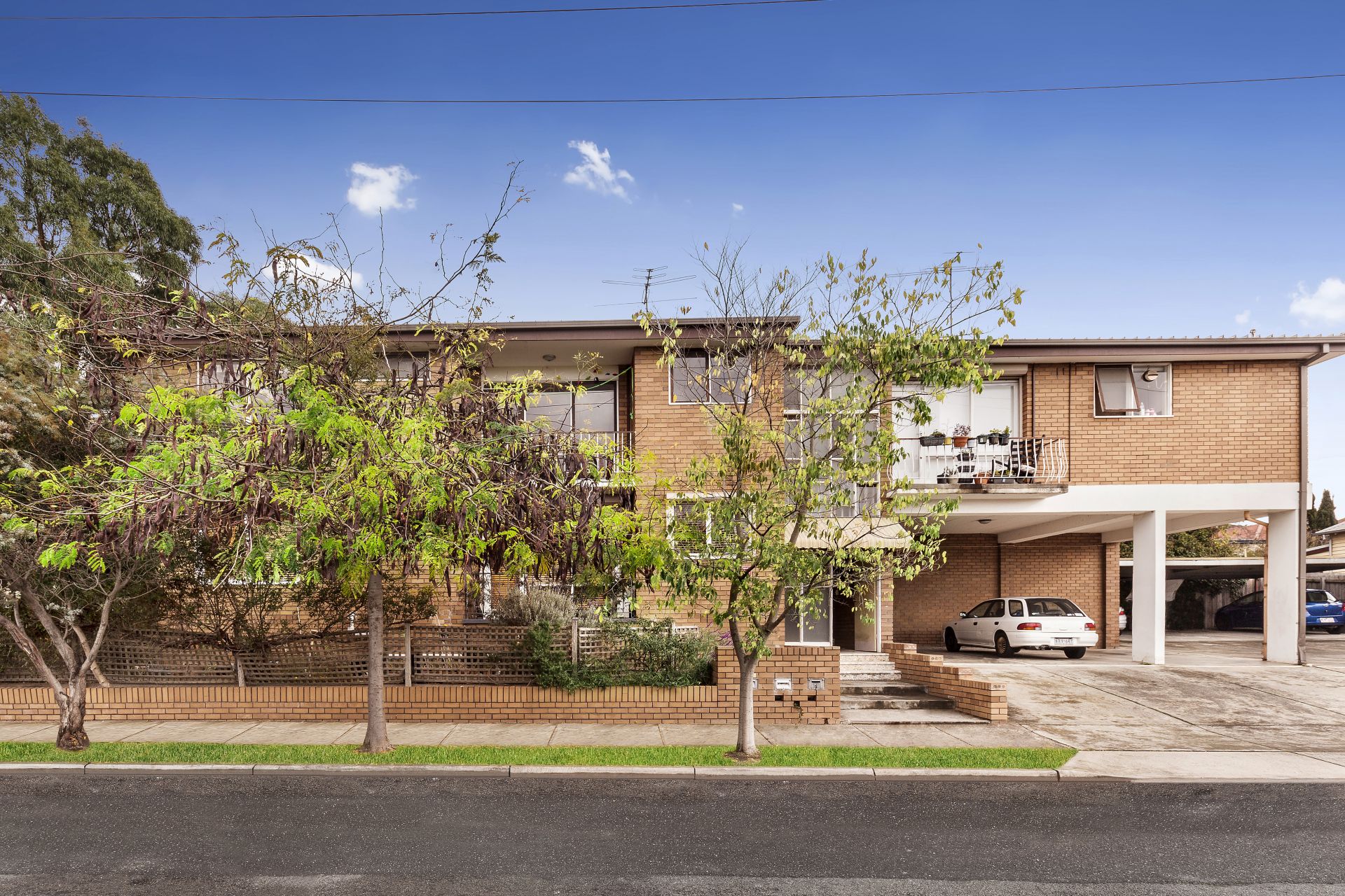 Beautifully presented unit!