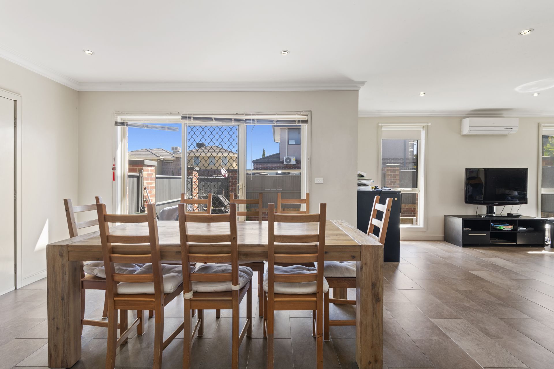 MODERN LIVING WITH A PRIME LOCALE
