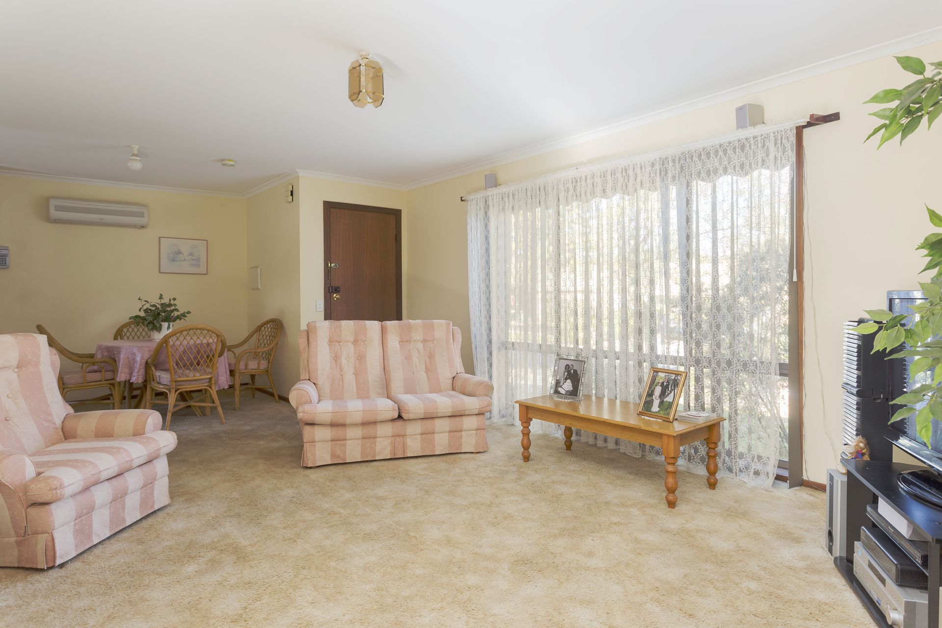 1/33 Clee Crescent, Strathdale DCK Real Estate