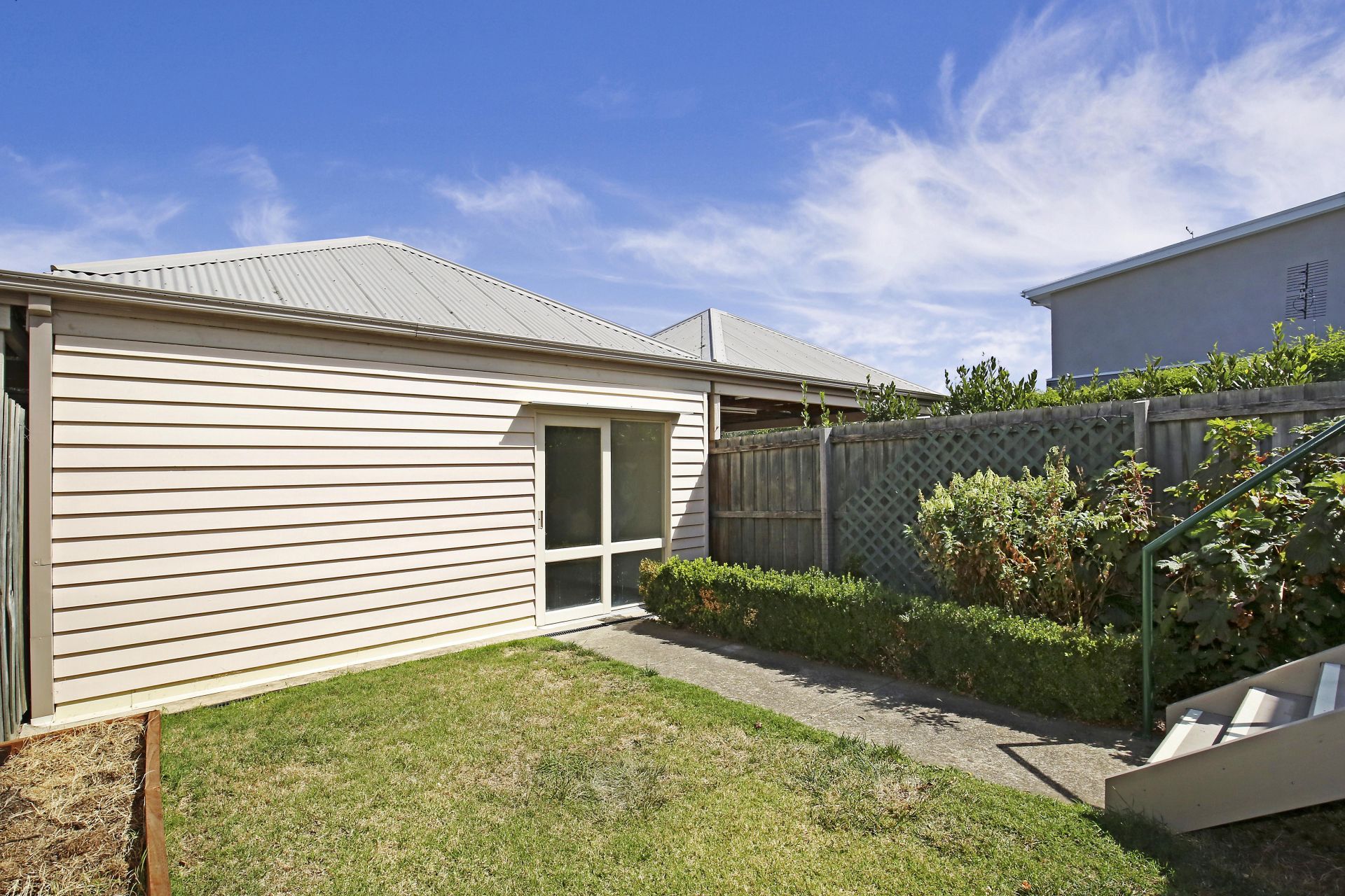 Inviting Lifestyle At Thornbury's Heart!