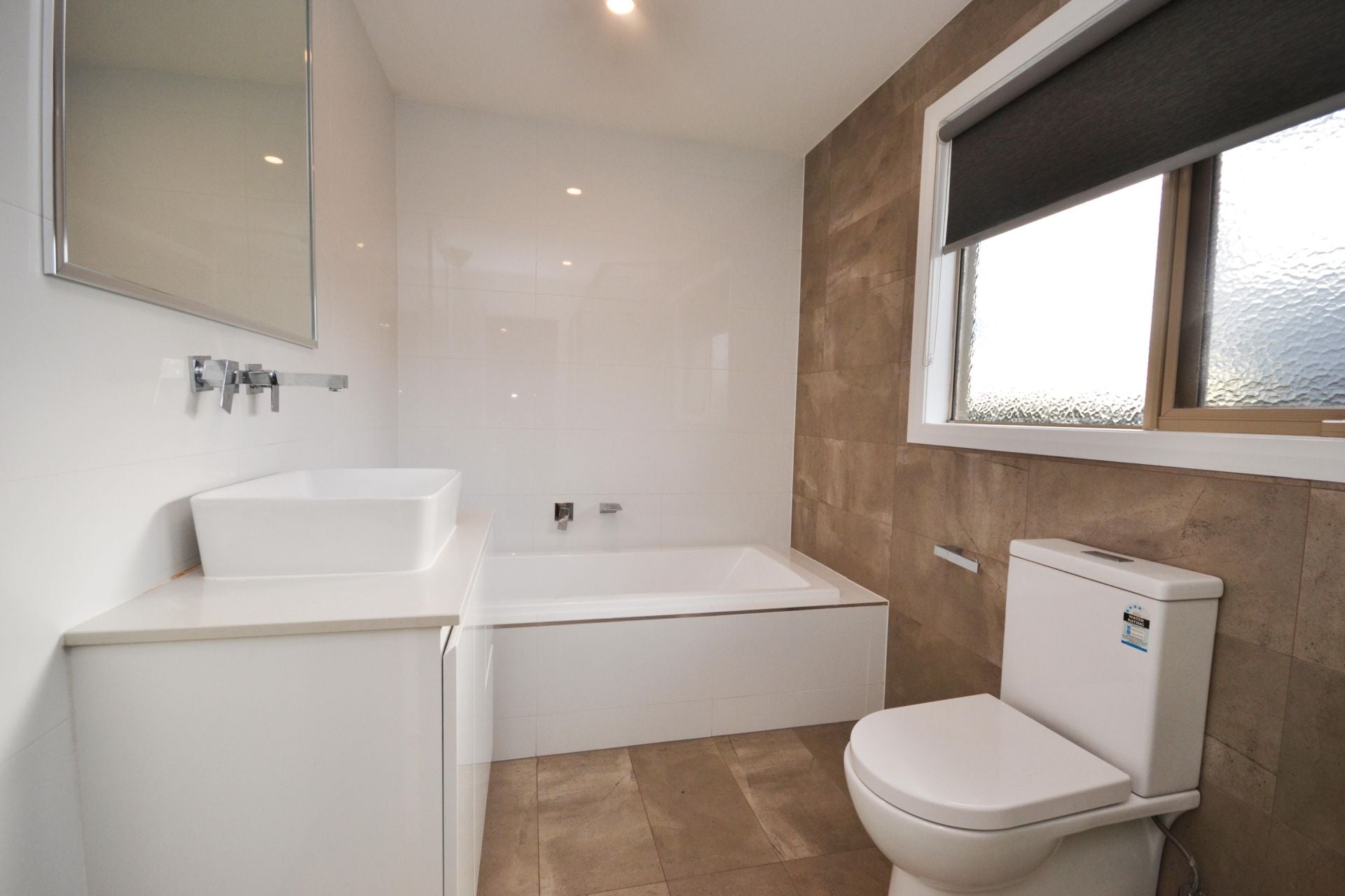 CONTEMPORARY DELIGHT - THE EPITOME OF ELEGANCE WITH PARKLAND VIEWS
