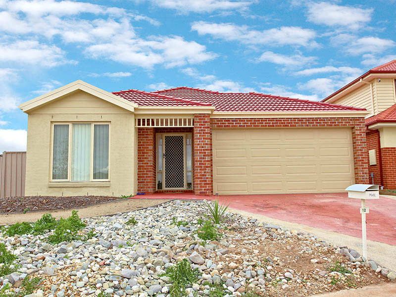 12 Weigall Close, Caroline Springs - Thumbnail 2