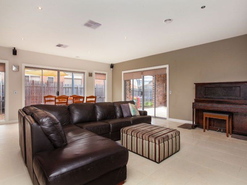 36 Jindabyne Avenue, Taylors Hill - Thumbnail 5