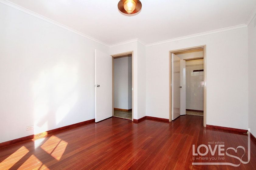 WARM FAMILY HOME IN IDEAL LOCATION
