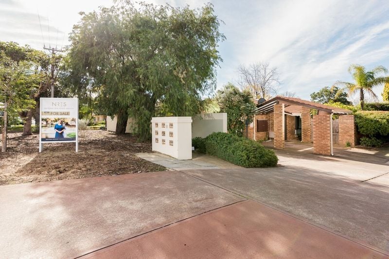 1/8 Roscorla Avenue YOKINE WA, Yokine - Thumbnail 2