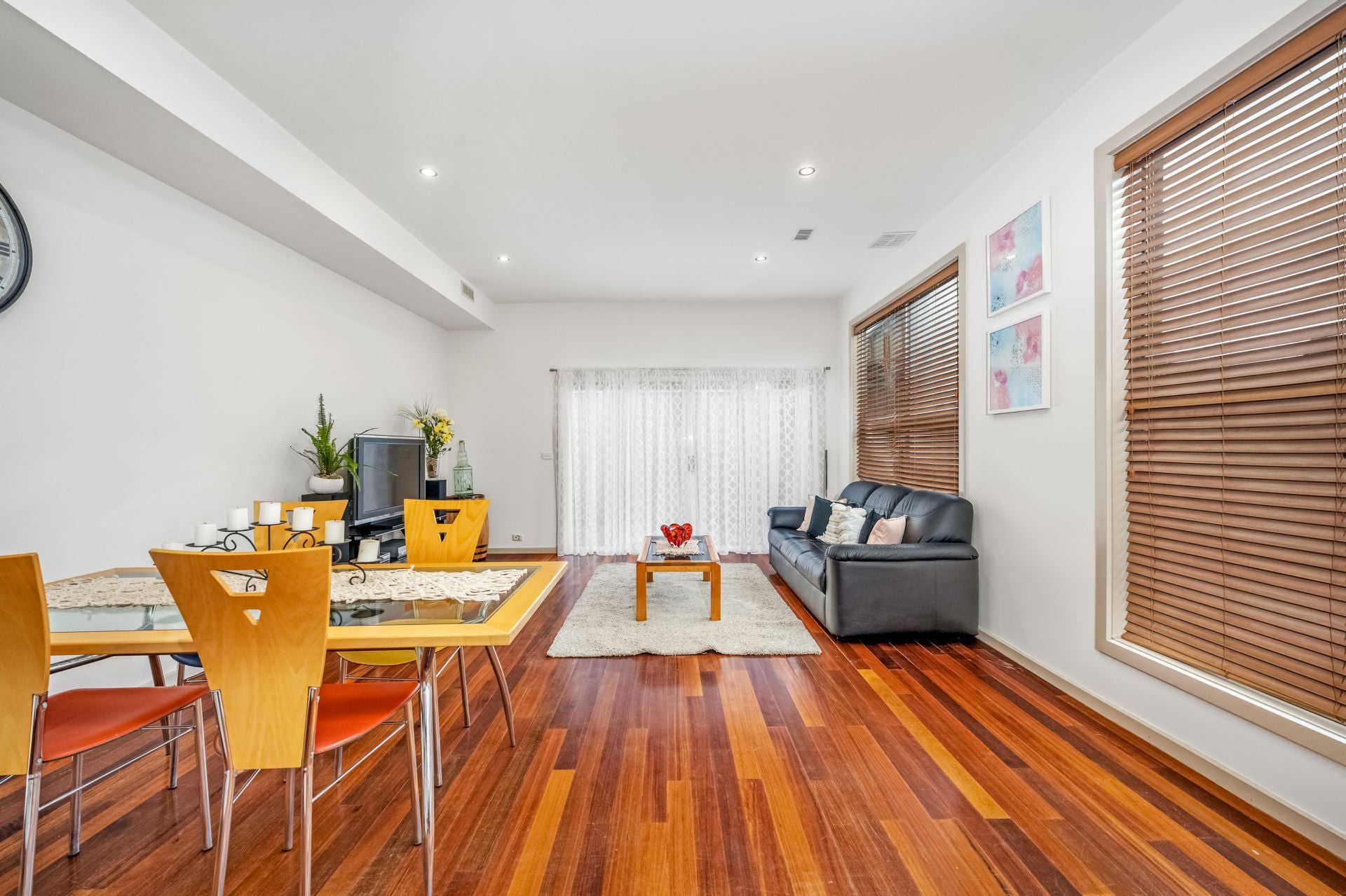 Unbeatable 4-bedroom townhouse!