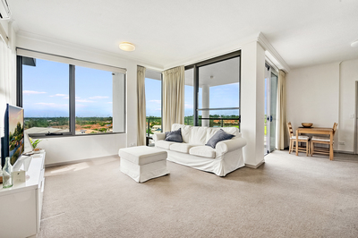 165/129-133 Laver Drive, Robina