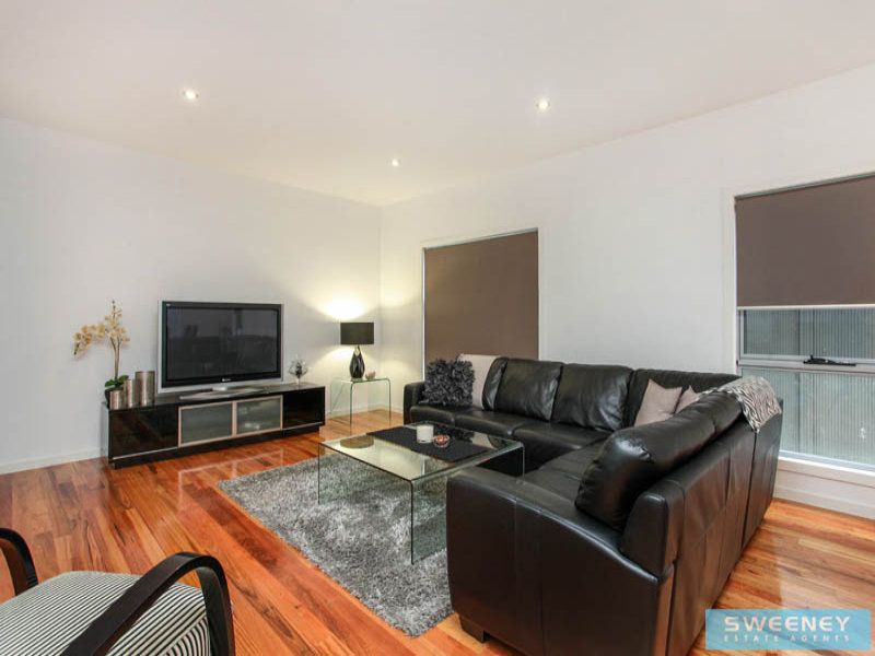 13 Seddon Place, Caroline Springs - Thumbnail 4