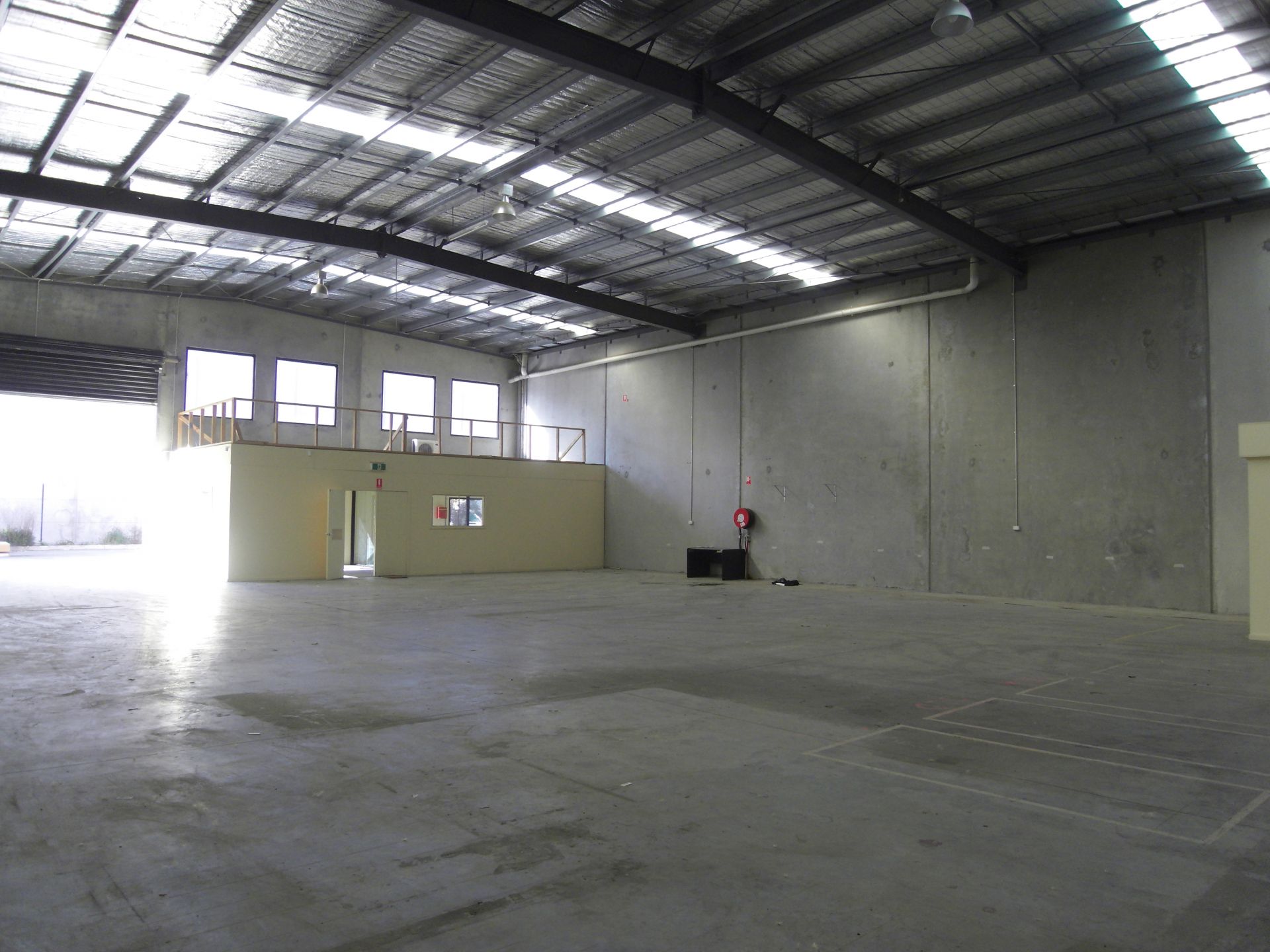 EXCELLENT WAREHOUSE FACILITY!