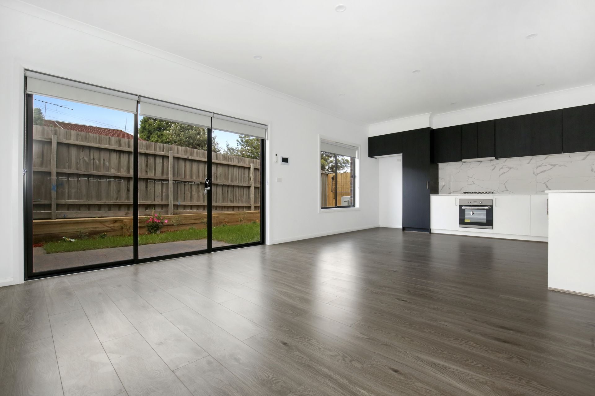 3 Bedroom Townhouse In Prime Location!