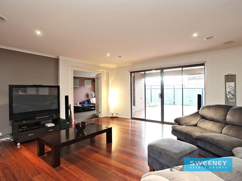 12 Gilmore Grove, Point Cook - Thumbnail 6