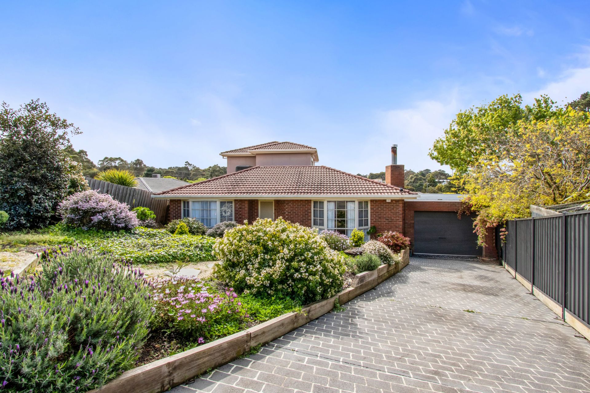 SPACIOUS FAMILY HOME- WALK TO TOWN