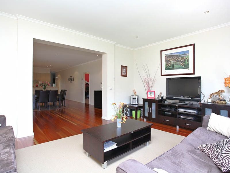 12 Naracoorte Drive, Caroline Springs - Thumbnail 6