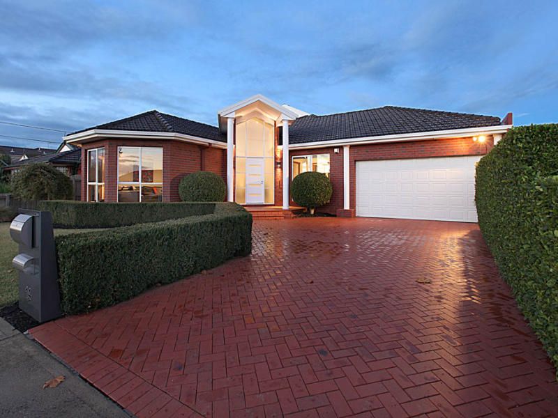 14 Trythall Avenue, Altona Meadows - Thumbnail 2