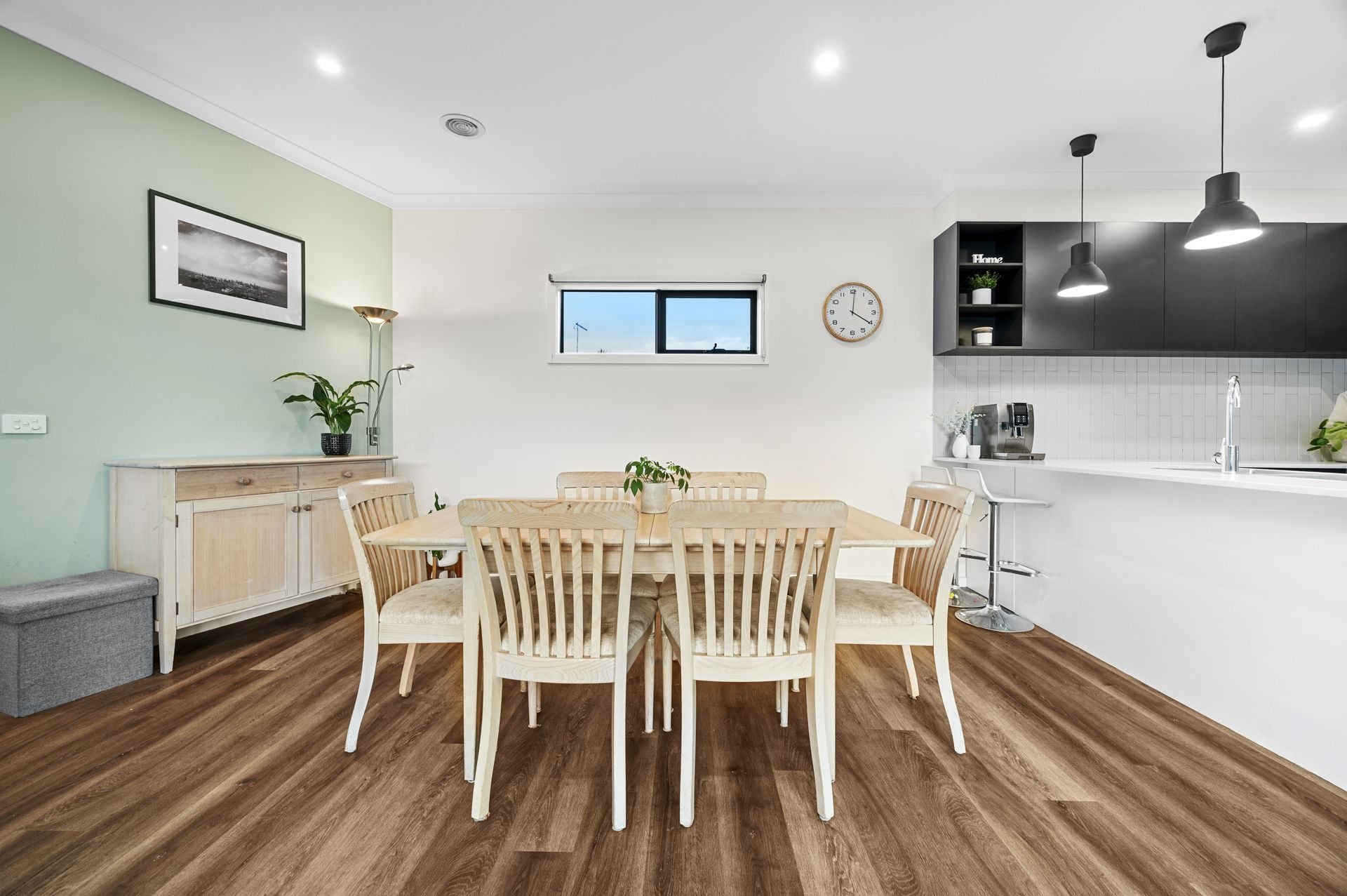 Architecturally Designed Townhouse: Modern and Elegant