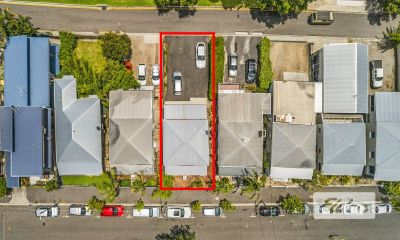 HIGH GRADE REFURBISHED OFFICE WITH 6 CAR PARKS!