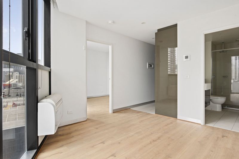 1103/33 Clarke Street, Southbank - Image 1