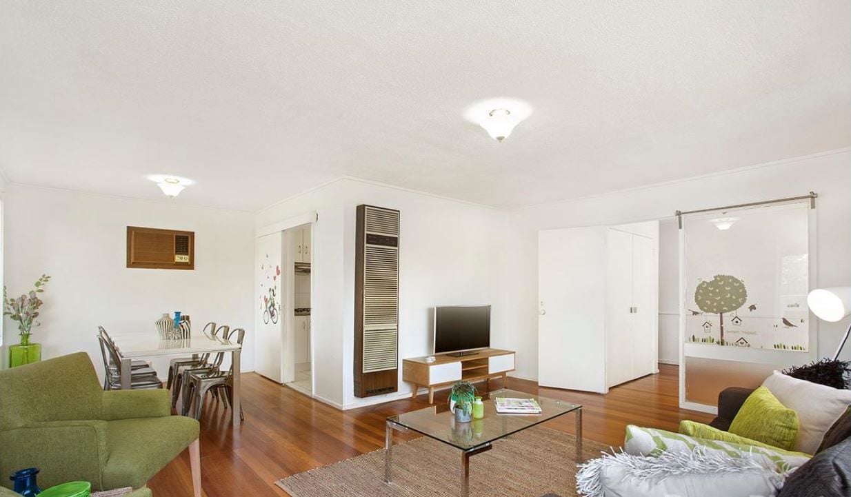 FOUR BEDROOMS, GREAT LOCATION AND SOLAR PANELS.
