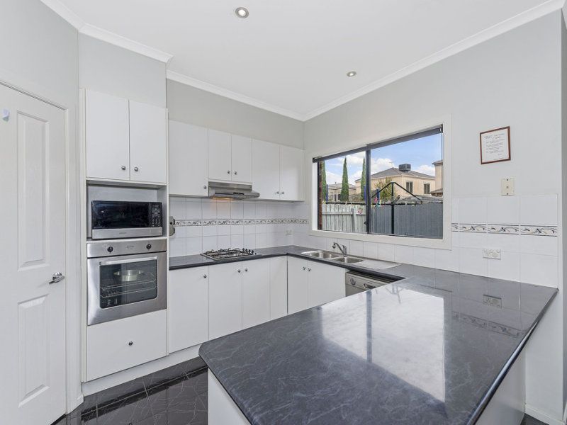 11 Cassowary Road SOUTH MORANG, South Morang - Thumbnail 5