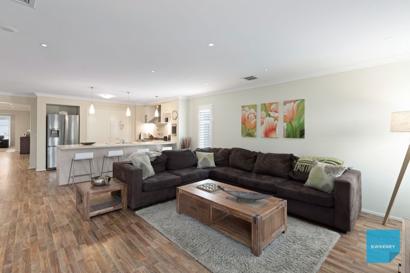 5 Dowie Place, Caroline Springs - Thumbnail 7