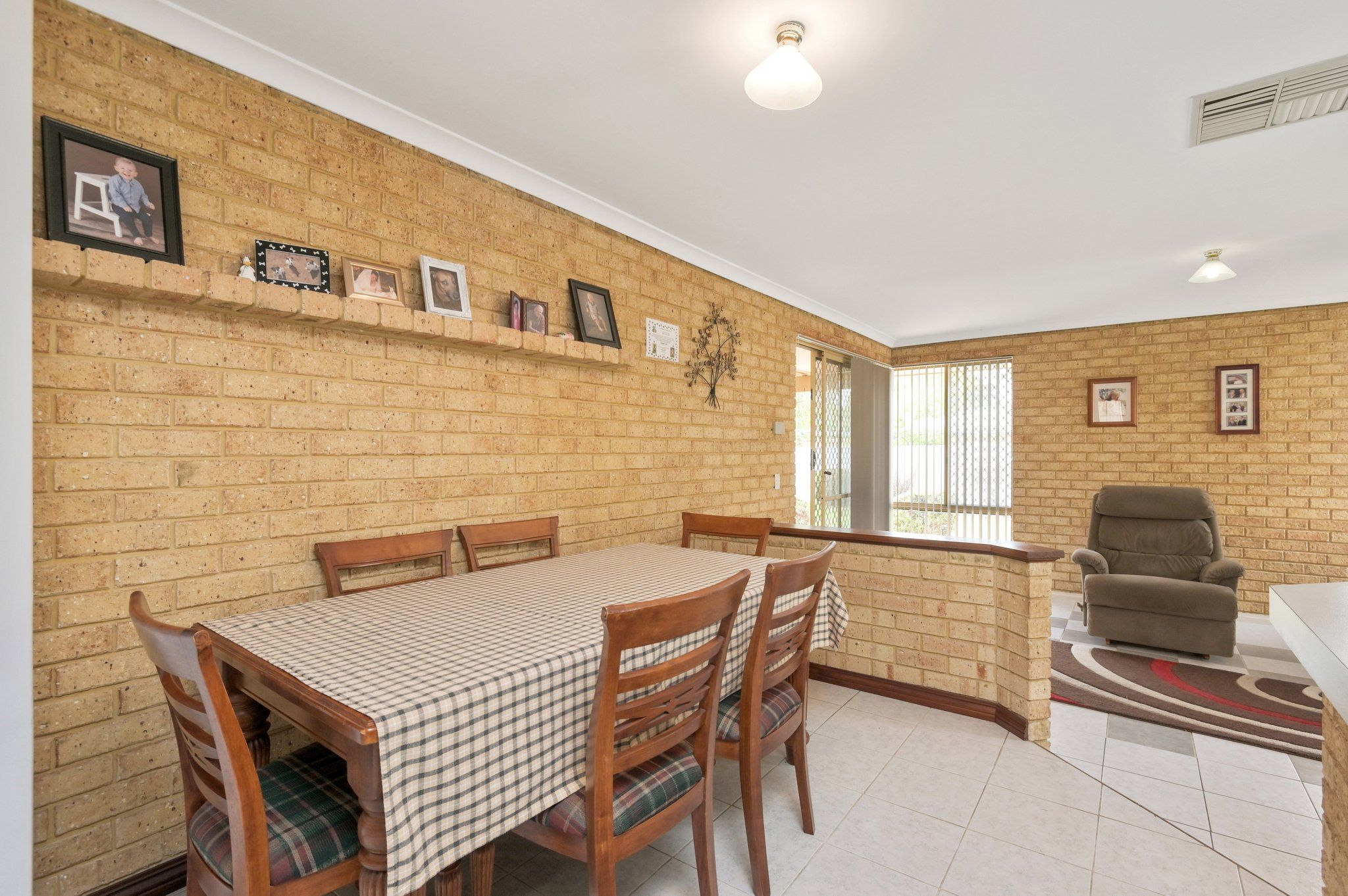 Real Estate For Sale 18 Kingsdown Road Maddington , WA