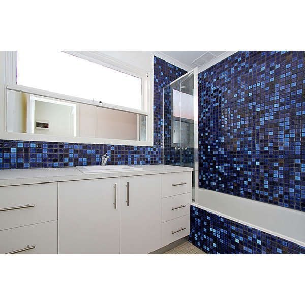 Spacious Renovated Unit Offering Great Natural Light!