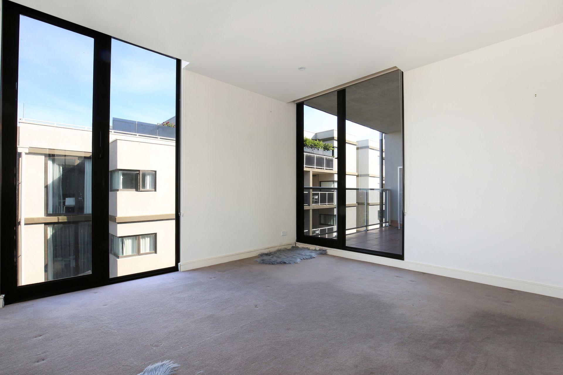 **Modern Apartment Living**
