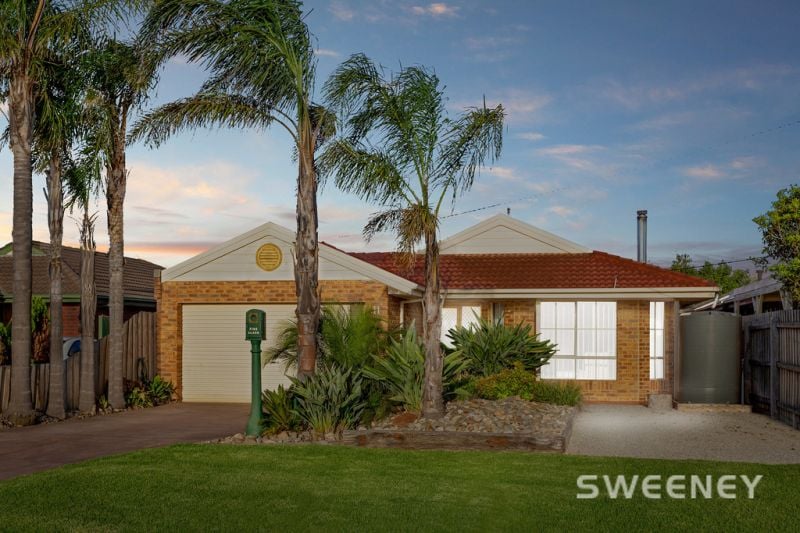 11 Gazley Court, Altona Meadows - Thumbnail 2