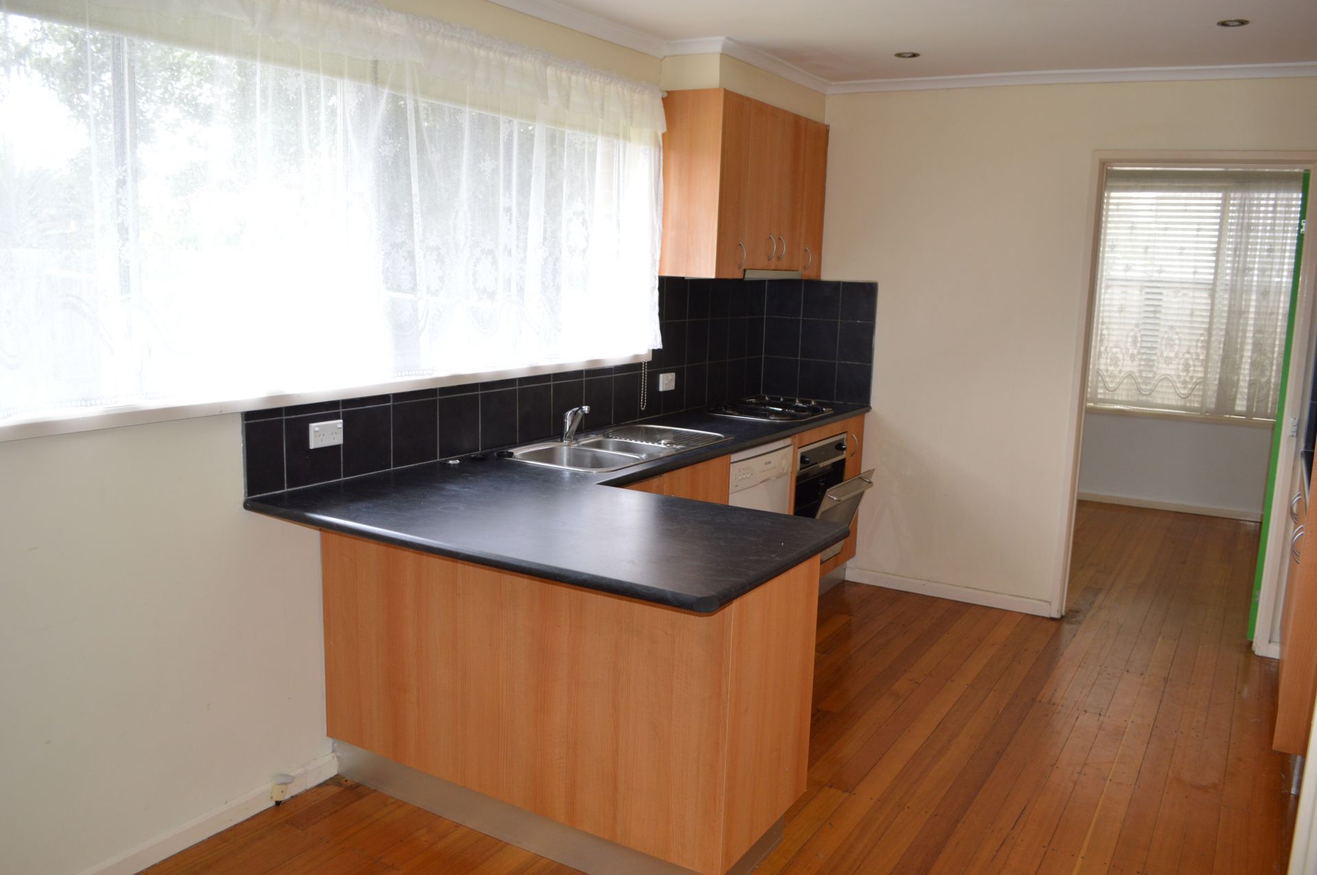 PRIME LOCATION    *Insp Tue 5th Dec @ 4:40pm*