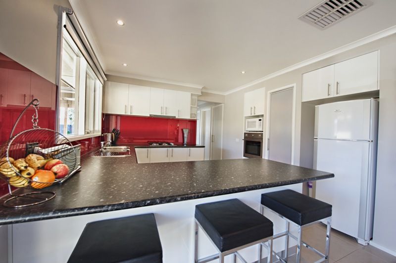 13 Witney Court, Bacchus Marsh - Thumbnail 4