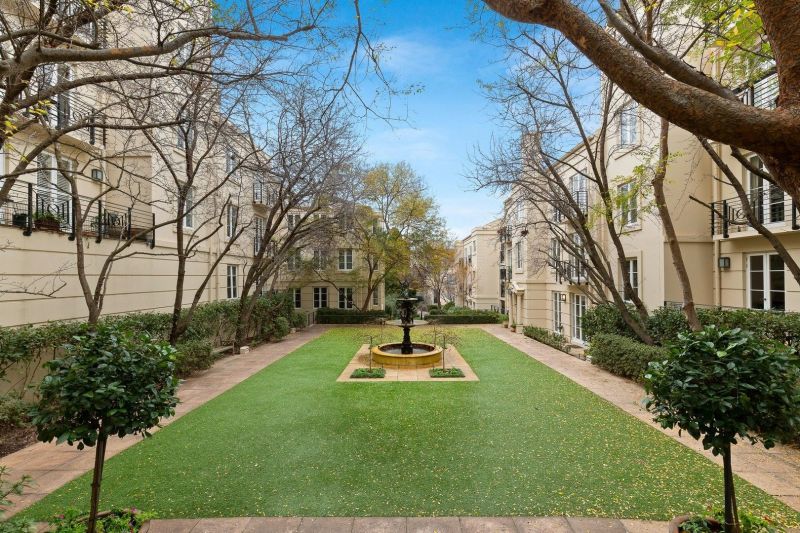 58/380 Toorak Road, South Yarra - Thumbnail 3