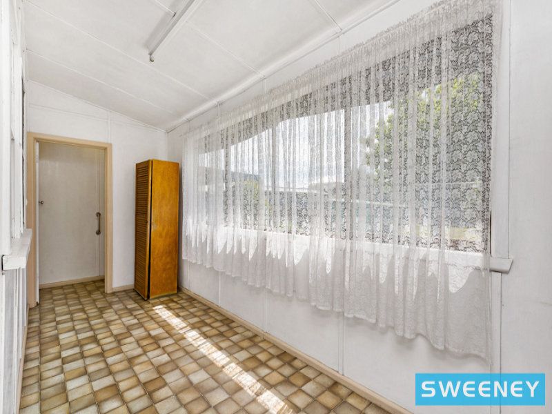 56 Eames Avenue, Brooklyn - Thumbnail 6