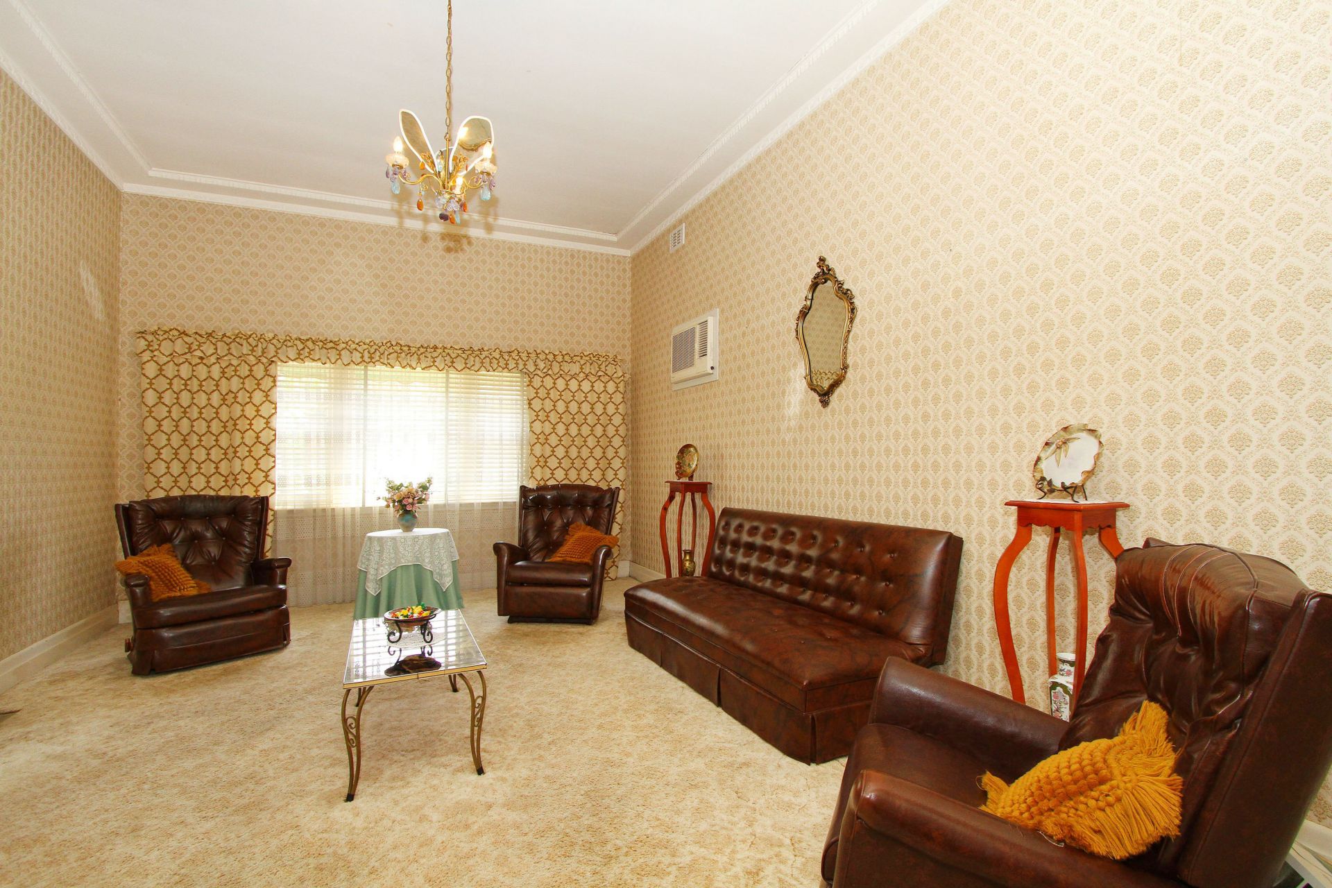 Auction This Saturday    -  SOLD   -    $695,000