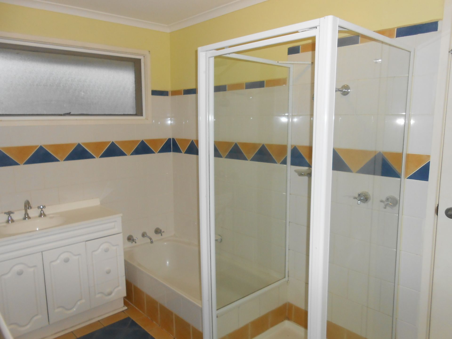 3 BEDROOM HOME IN A GREAT LOCATION