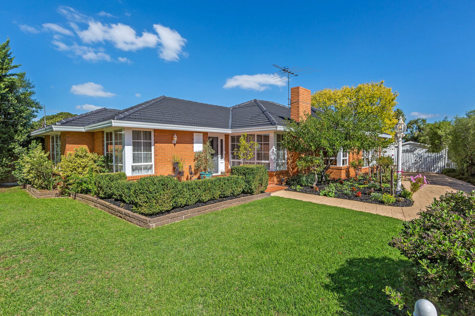 1 Drake Court, Avondale Heights - Thumbnail 2