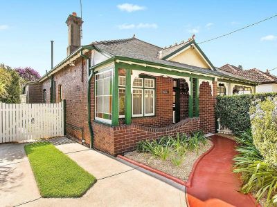 Federation semi in walk-to-everywhere location