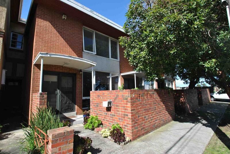 4 Furneaux Grove, St Kilda East - Thumbnail 2