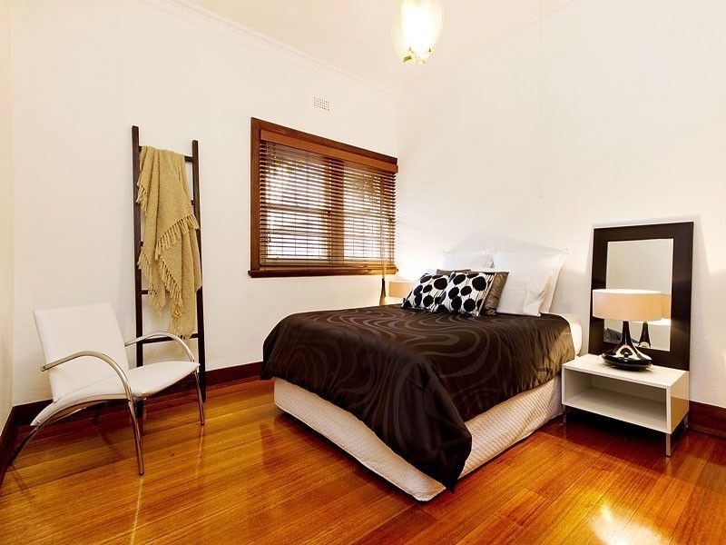 1/1A Dickens Street, Elwood