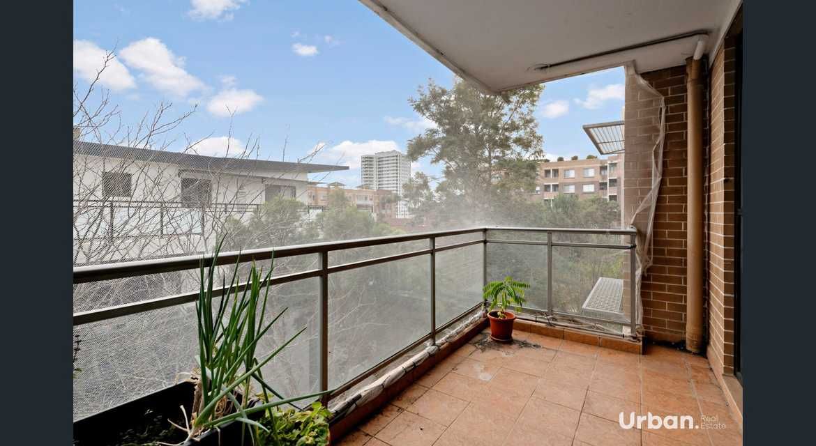 Blacktown 31/16 Oxford Street