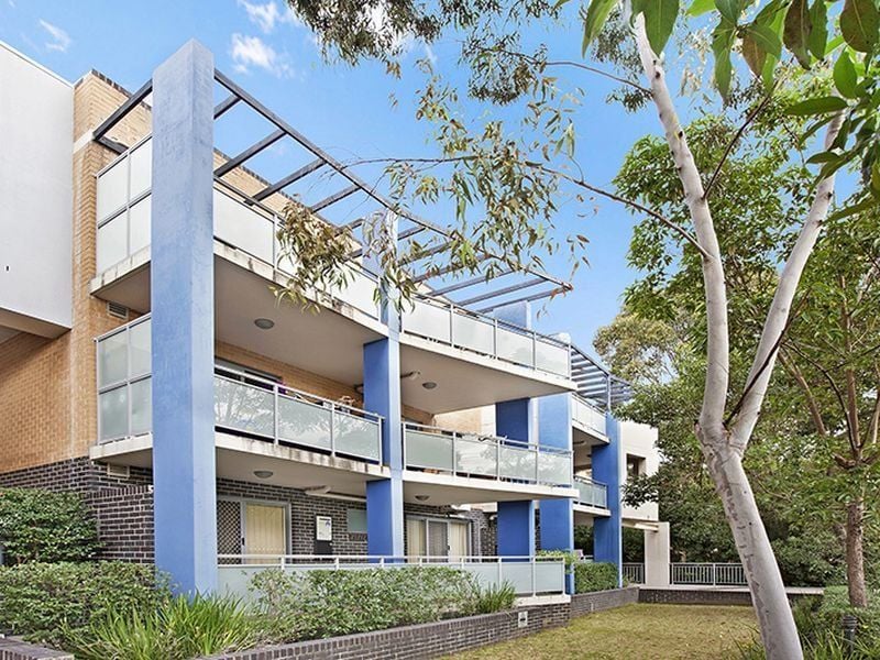 8/52 Couralie Avenue, Homebush West