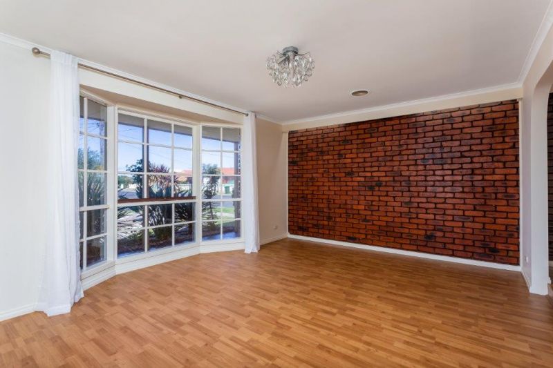 32 Scherman Drive, Altona Meadows - Thumbnail 4