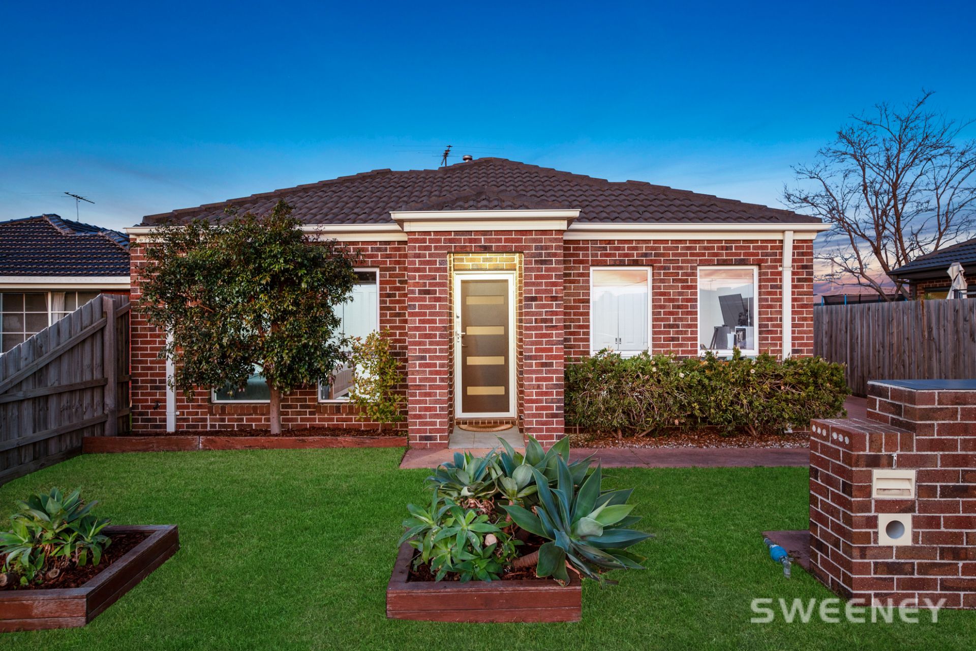 1/2 Warren Court, Altona Meadows - Thumbnail 2