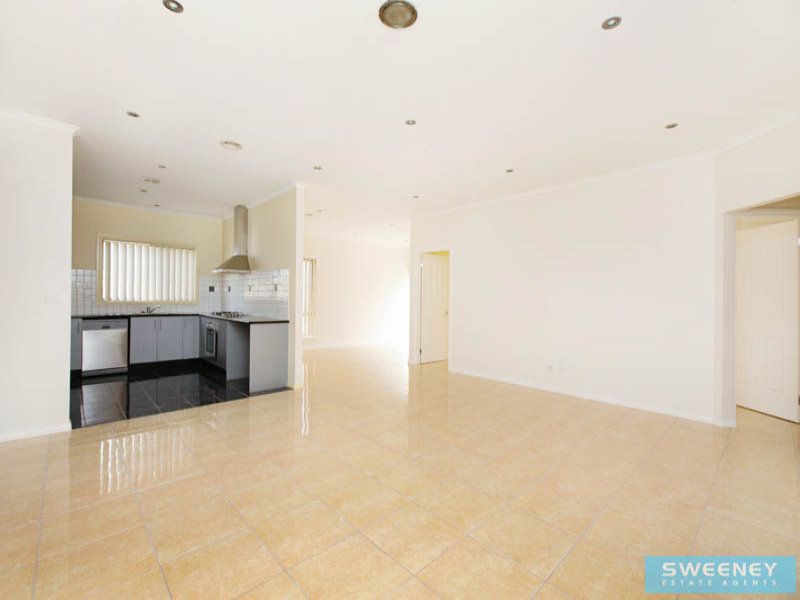 15 Wattlepark Street, Caroline Springs - Thumbnail 4