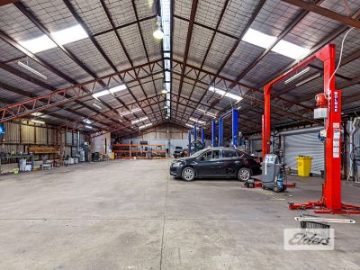 WAREHOUSE FOR SALE IN OLYMPIC CENTRAL!