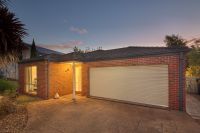 17 Janine Court, Drouin VIC